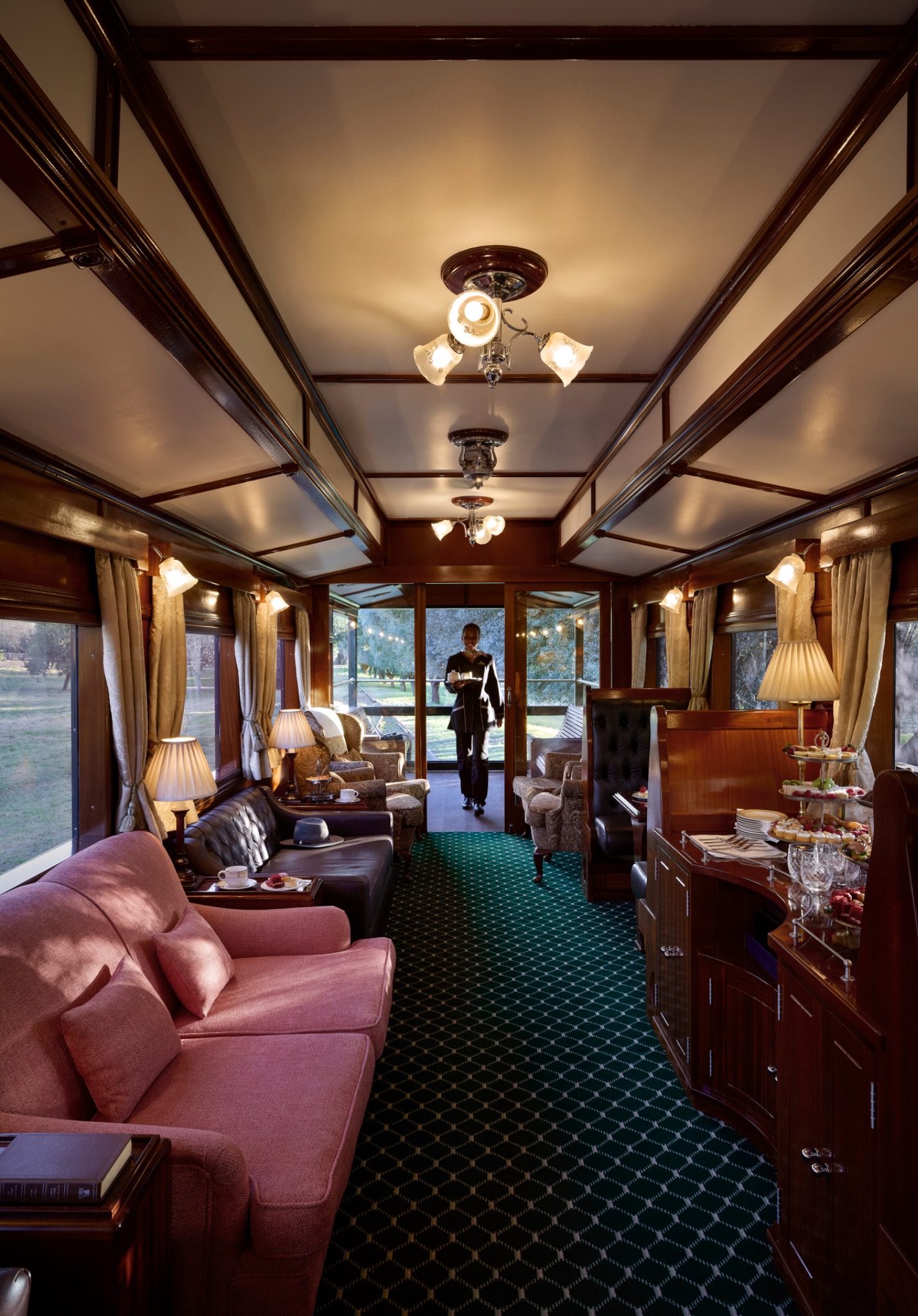 Luxury rail lounge